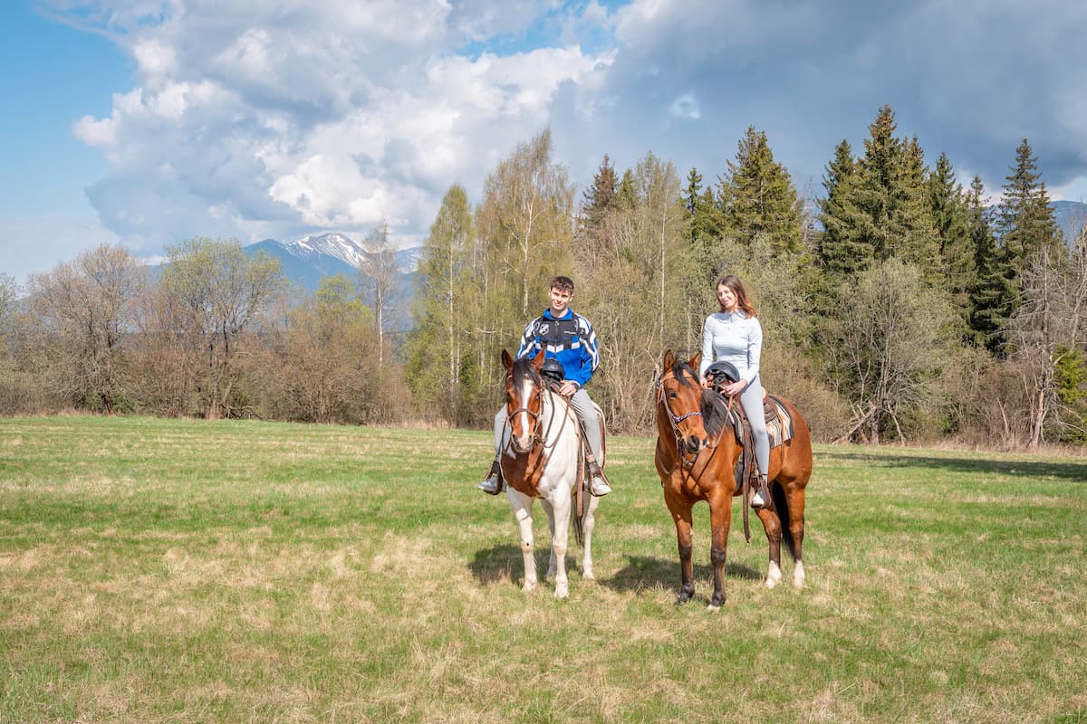 vychádzky na koni do prírody pre dospelých